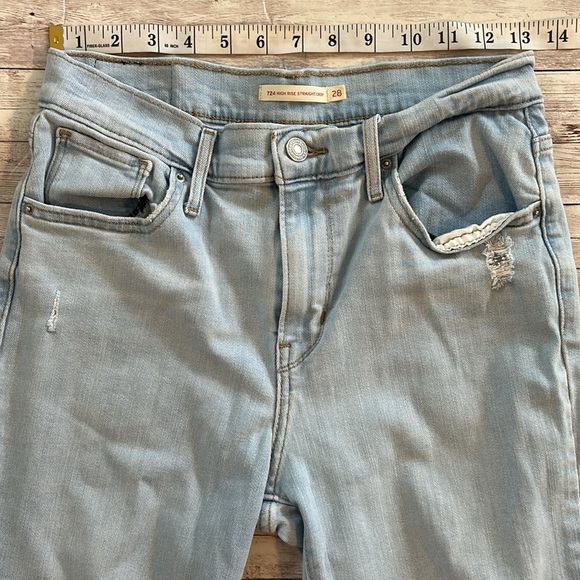 Levi’s 724 High Rise Straight Crop Leg Light Wash Ripped Knees Jeans - Picture 6 of 11